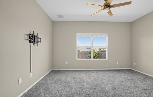 rental at 5502  Daniel Way in St Hedwig, TX — photo 4
