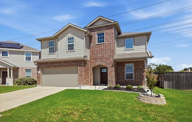 rental at 8007  Chasemont Ct in Converse, TX — photo 1