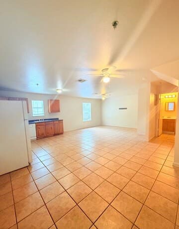 3-bedroom rental at 6701 Brothers Lane in San Antonio, TX — photo 3
