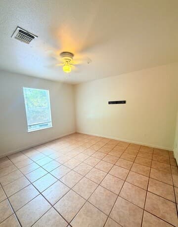 3-bedroom rental at 6701 Brothers Lane in San Antonio, TX — photo 5