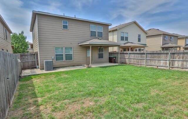 rental at 11827  Pure Silver in San Antonio, TX — photo 3