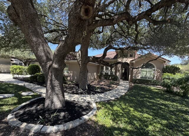 rental at 402  Cameron Cir in San Antonio, TX — photo 1