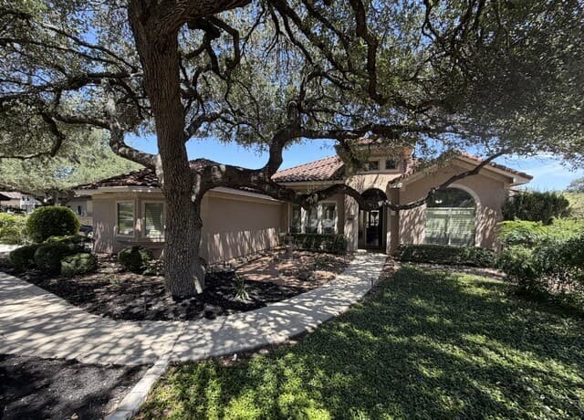 rental at 402  Cameron Cir in San Antonio, TX — photo 2