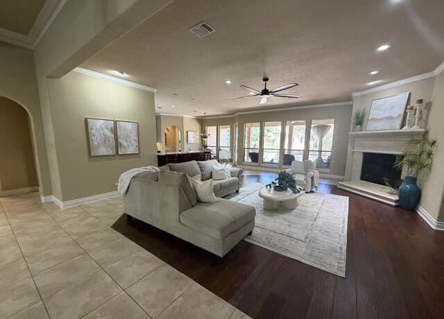 rental at 402  Cameron Cir in San Antonio, TX — photo 4