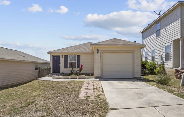 rental at 5923  Fox Cyn in San Antonio, TX — photo 1
