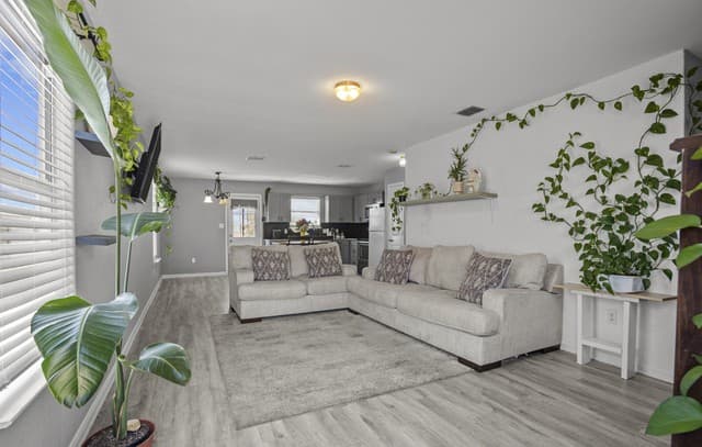 rental at 5923  Fox Cyn in San Antonio, TX — photo 4