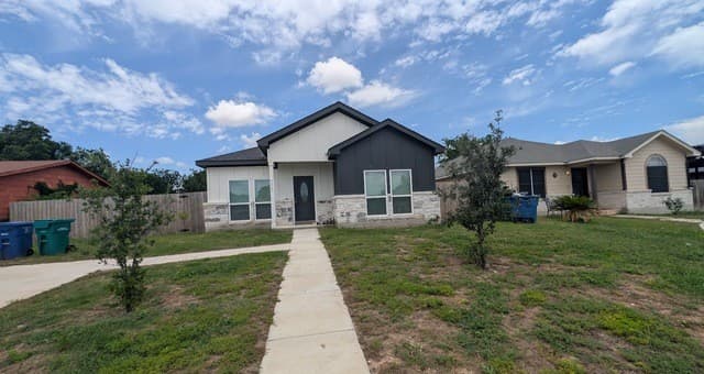 rental at 5847  Tree View in San Antonio, TX — photo 3