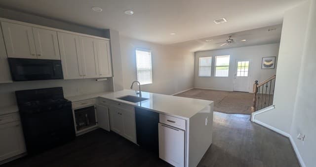 rental at 6703  Dashmoor Crk in San Antonio, TX — photo 4