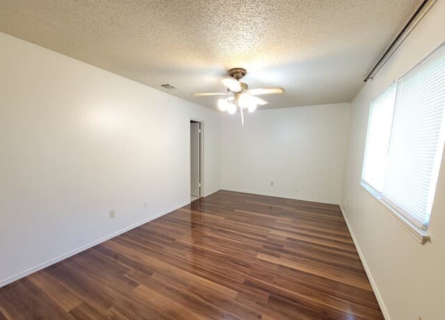 rental at 189  Meadowland in Universal City, TX — photo 5