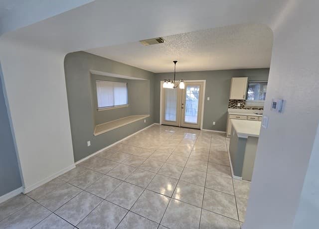 rental at 10311  Fork Crk in San Antonio, TX — photo 2