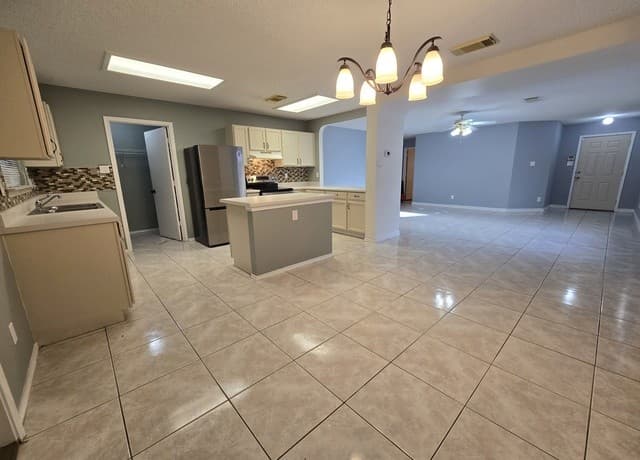 rental at 10311  Fork Crk in San Antonio, TX — photo 4