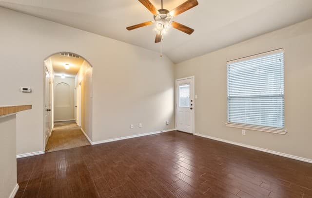 rental at 293  Rosalie Dr in New Braunfels, TX — photo 3
