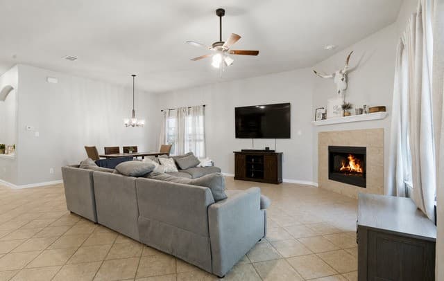 rental at 821  Wall St in New Braunfels, TX — photo 5