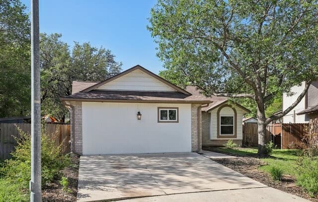 rental at 13802  Laurel Hollow Dr in San Antonio, TX — photo 5