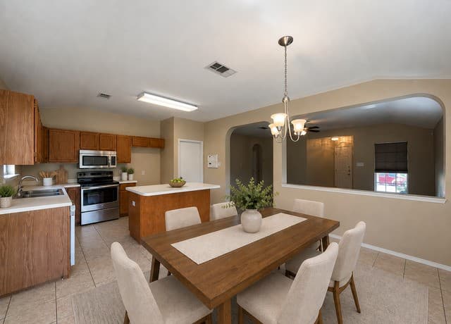 rental at 7306  Kingsland in San Antonio, TX — photo 5