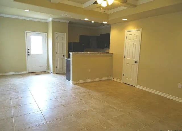 rental at 7231  Golf Unit 2 in San Antonio, TX — photo 3