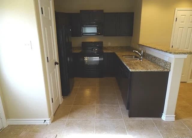 rental at 7231  Golf Unit 2 in San Antonio, TX — photo 5