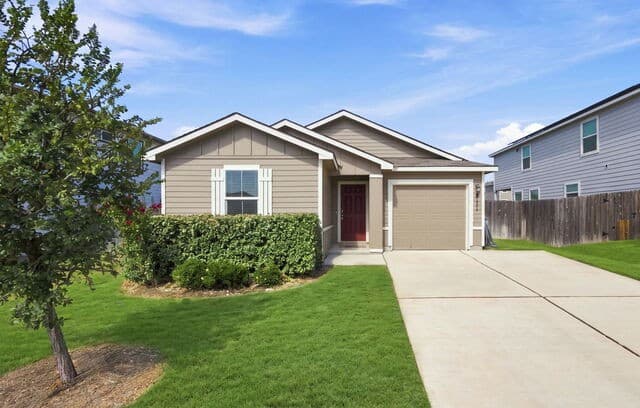 rental at 8111  Autares Sq in San Antonio, TX — photo 1
