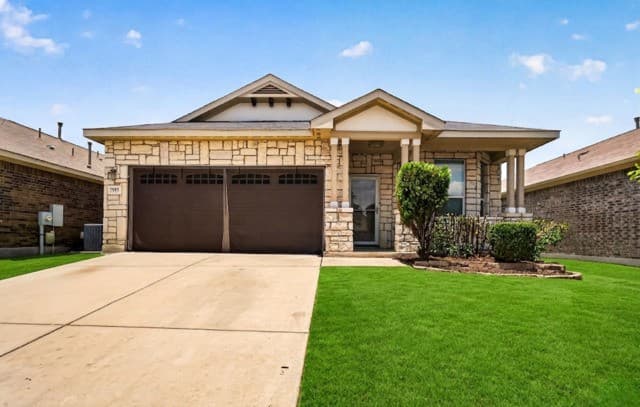 rental at 7915  Cenote Dr in San Antonio, TX — photo 1