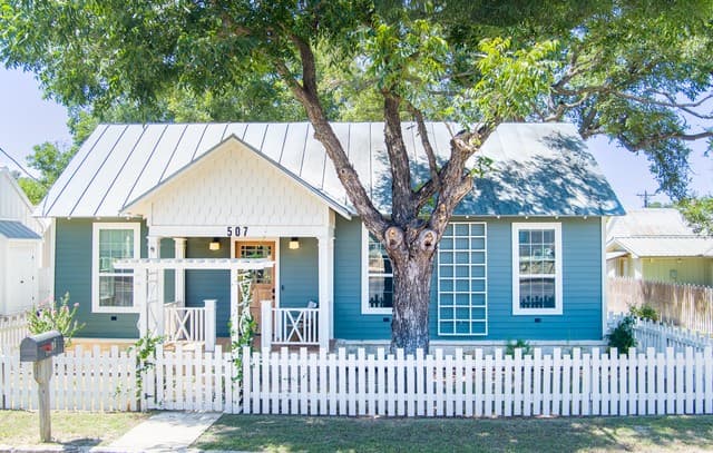 rental at 507  High St in Comfort, TX — photo 1