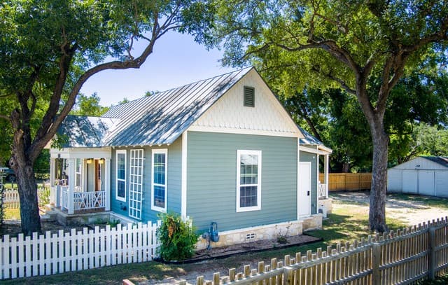 rental at 507  High St in Comfort, TX — photo 3