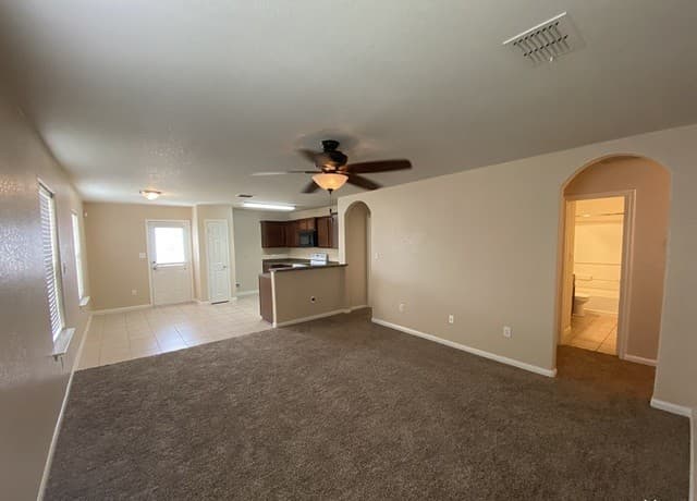 rental at 6119  Luckey Run in San Antonio, TX — photo 3