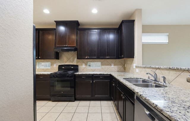 rental at 22862  Allegro Creek in San Antonio, TX — photo 5