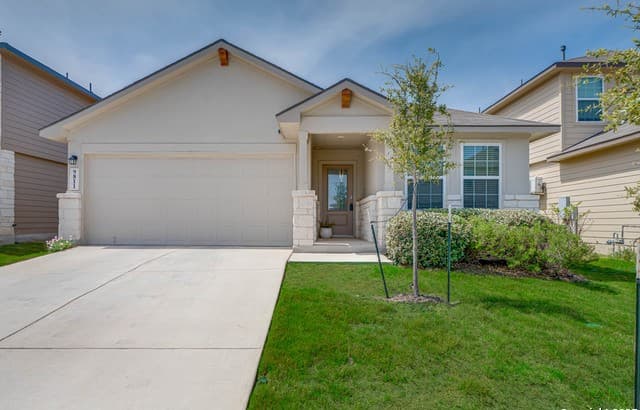rental at 9811  Kalm Brome in San Antonio, TX — photo 1