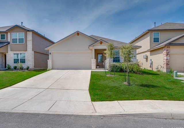 rental at 9811  Kalm Brome in San Antonio, TX — photo 2
