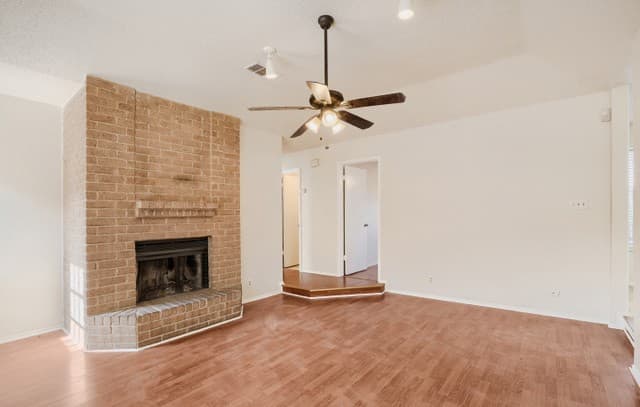 rental at 6206  Candleview in San Antonio, TX — photo 2