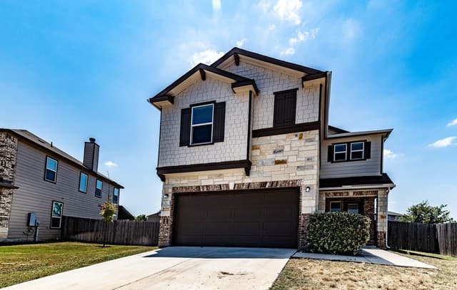 rental at 15206  Prescott Cove in San Antonio, TX — photo 3