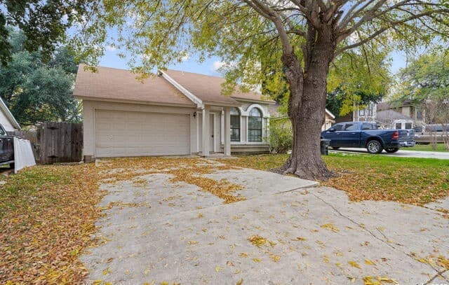rental at 4129  Sunrise Cove Dr in San Antonio, TX — photo 2