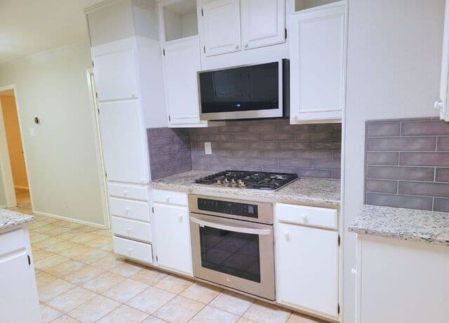 rental at 7007  Forest Grv in San Antonio, TX — photo 3