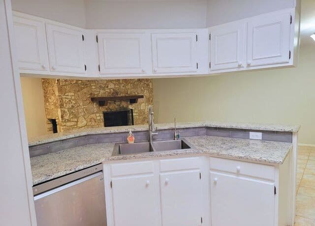rental at 7007  Forest Grv in San Antonio, TX — photo 4