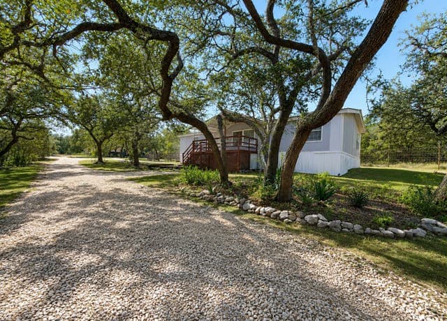 rental at 629 Buck Trail in Canyon Lake TX
