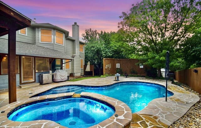 rental at 8708  Laurel Canyon in Universal City, TX — photo 1