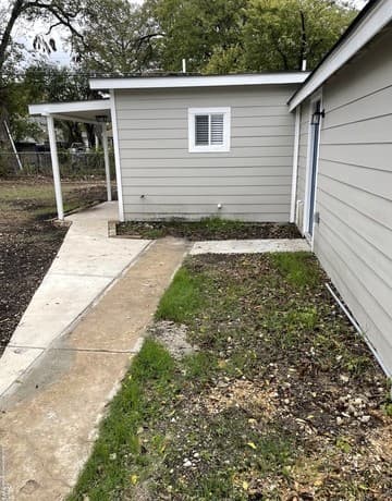 1-bedroom rental at 1815 Santa Barbara in San Antonio, TX — photo 4