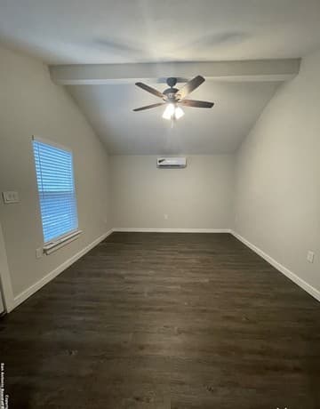 1-bedroom rental at 1815 Santa Barbara in San Antonio, TX — photo 5