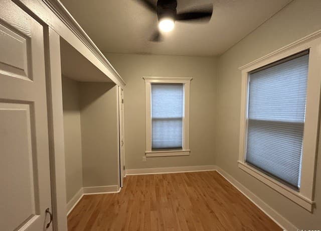 1-bedroom rental at 407 E Locust St Unit 4 in San Antonio, TX — photo 5