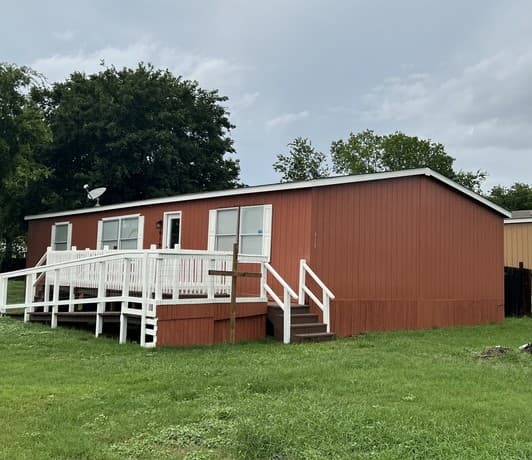 rental at 919  Kayroe Rd in Adkins TX