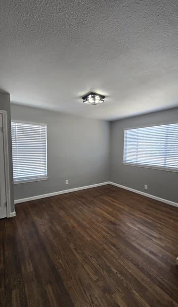 rental at 302 W Southcross in San Antonio, TX — photo 3