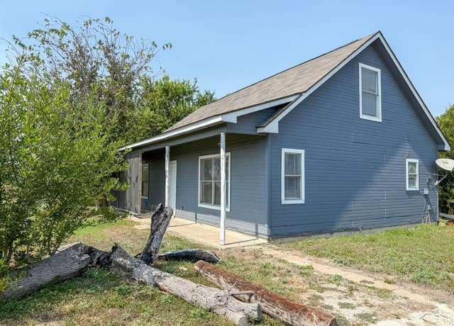 2-bedroom rental at 1185 Koehler in Marion, TX — photo 1