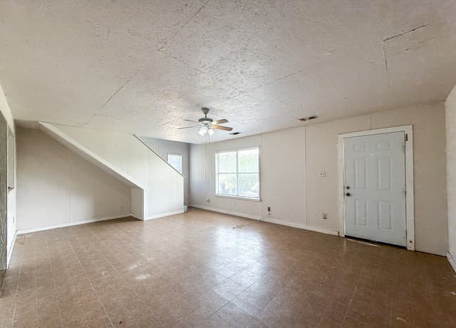 2-bedroom rental at 1185 Koehler in Marion, TX — photo 5