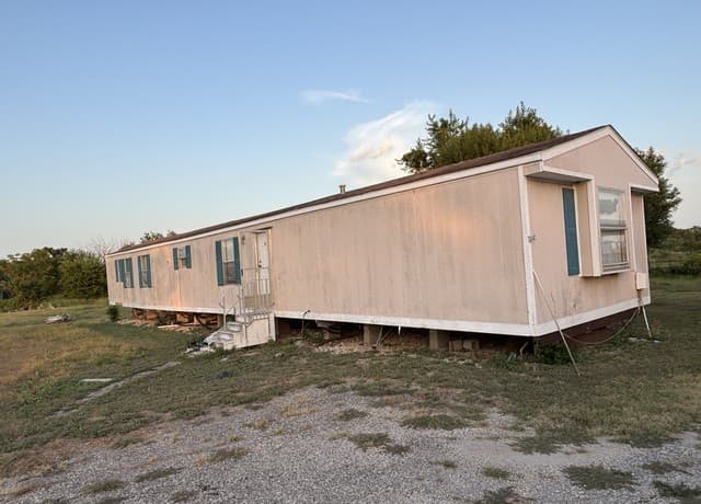 rental at 1140  Country Ln in Marion TX