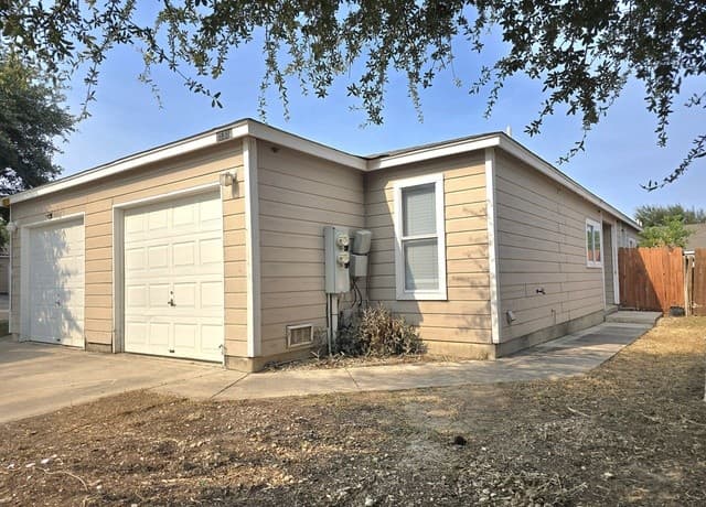 rental at 15314  Kamary Ln in San Antonio TX
