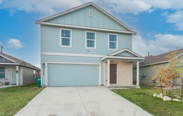 rental at 9227  Griffith Run in Converse TX
