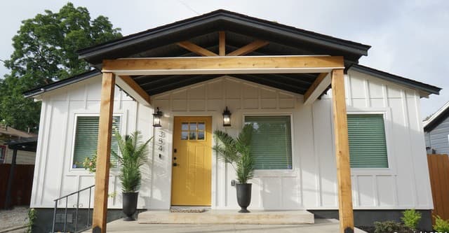 rental at 354  Lone Star Blvd. in San Antonio, TX — photo 3