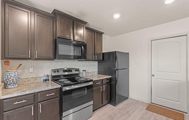 rental at 15415  Silver Tree Cv in Von Ormy, TX — photo 3
