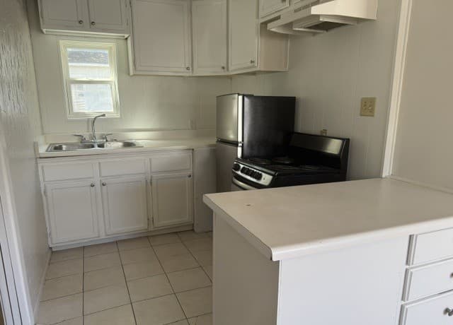 rental at 1506 W Thorain Blvd Unit BACK HOUSE in San Antonio, TX — photo 3