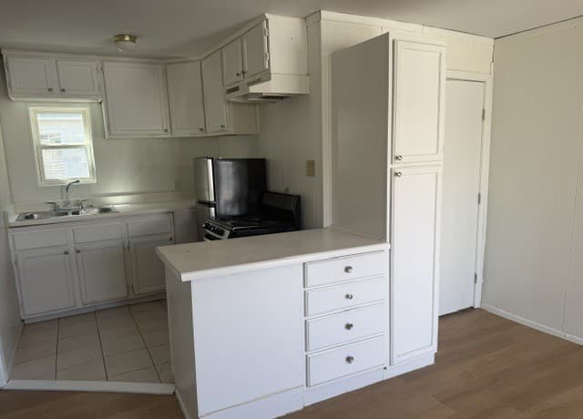 rental at 1506 W Thorain Blvd Unit BACK HOUSE in San Antonio, TX — photo 4